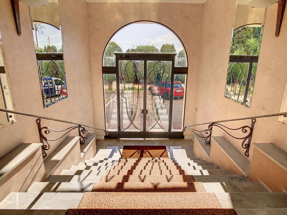 Un Palais Au Prix D'un 3 étoiles *